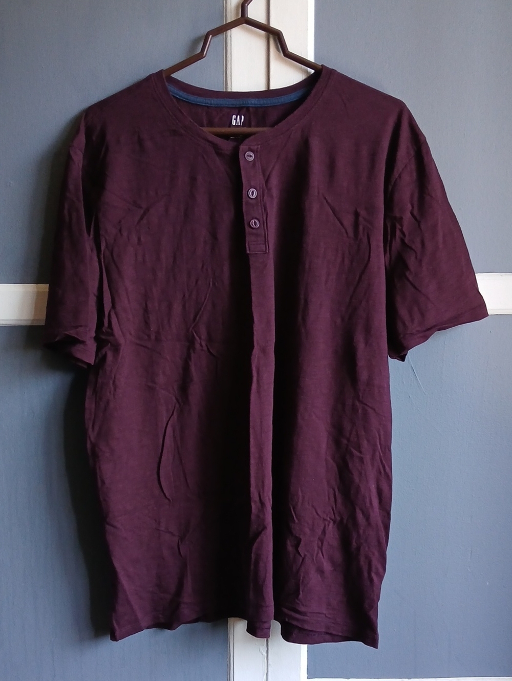 GAP Men's Dark Burgundy Short-Sleeve Henley Tee